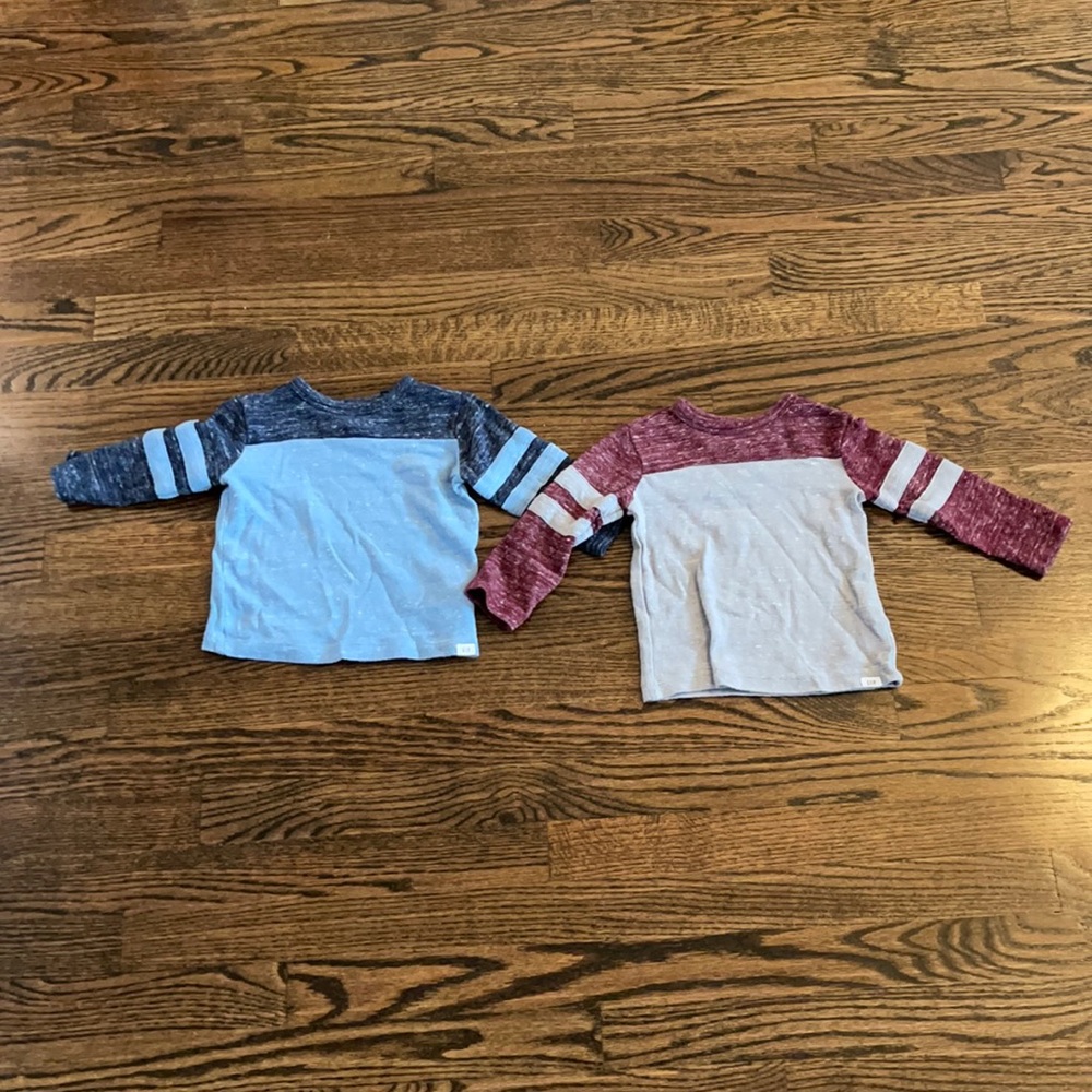 2 Gap sweaters